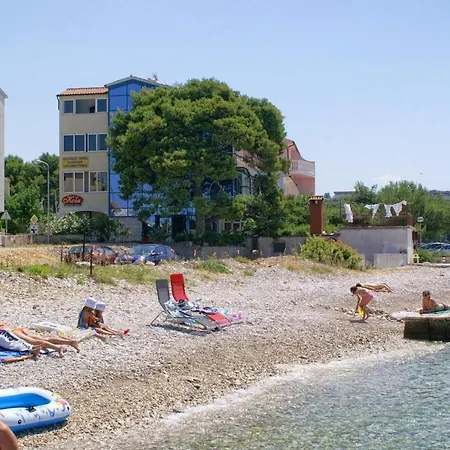 Apartments By The Sea Primosten - 4177 Apartment Primošten