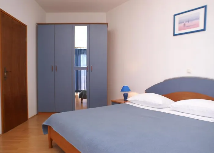 Apartments By The Sea Primosten - 4177 Apartment Primosten