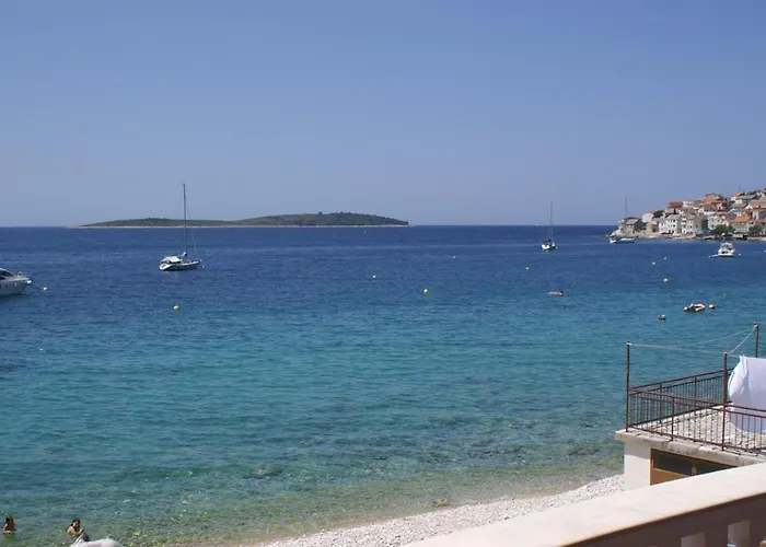 Apartments By The Sea Primosten - 4177