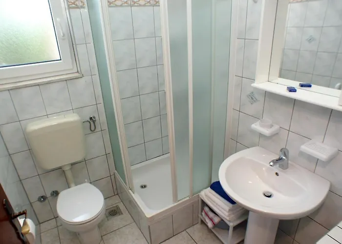 Apartments By The Sea Primosten - 4177 * Primosten